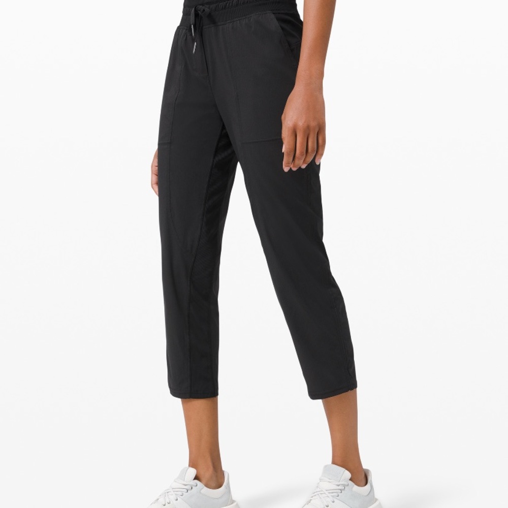Lululemon Dance Studio Crop-Size 10 Black
